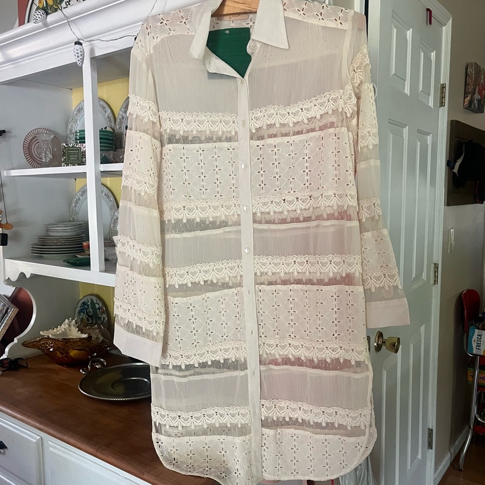 Beautiful cream lace and mesh! Long top or swim coverup.